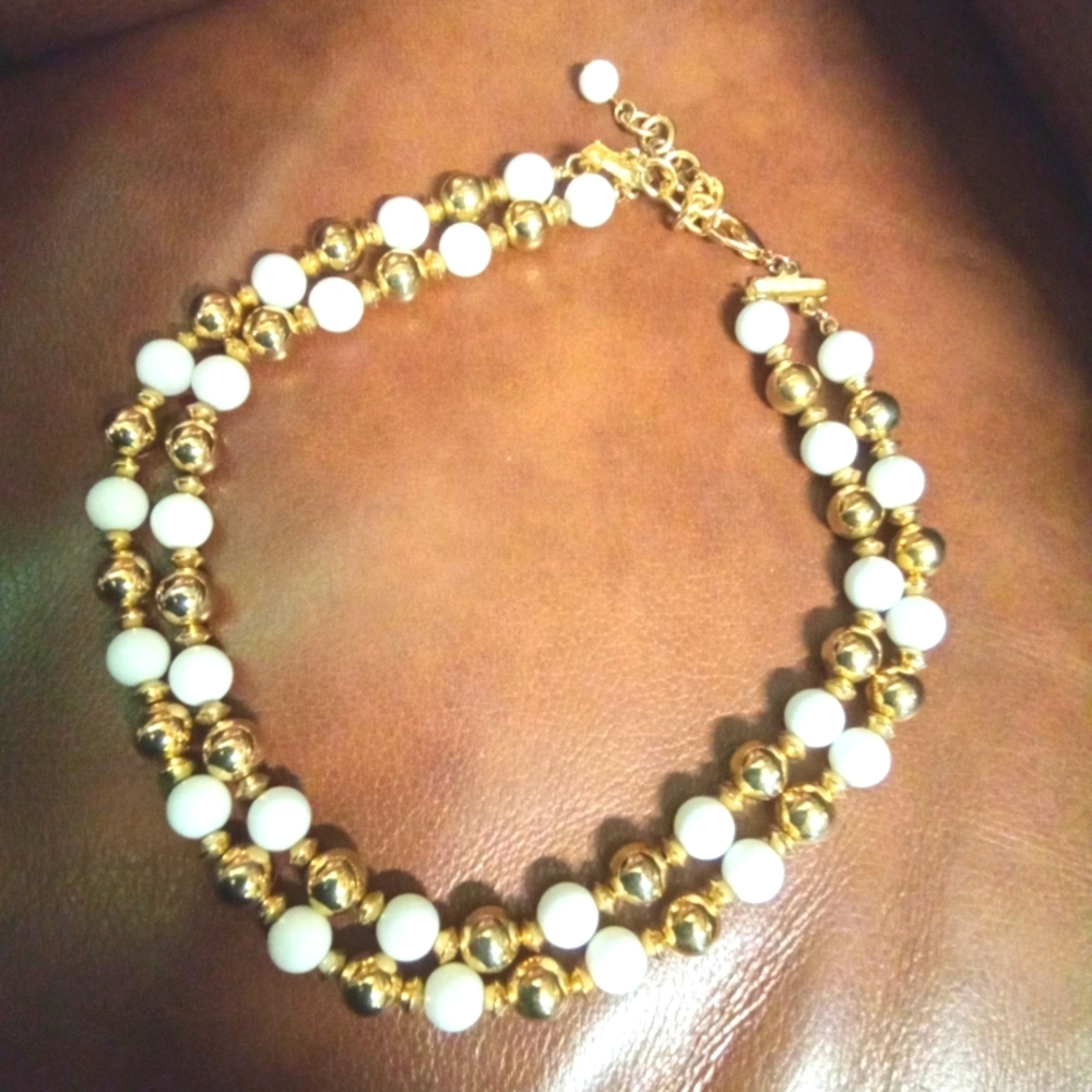 Beautiful retro beaded choker necklace